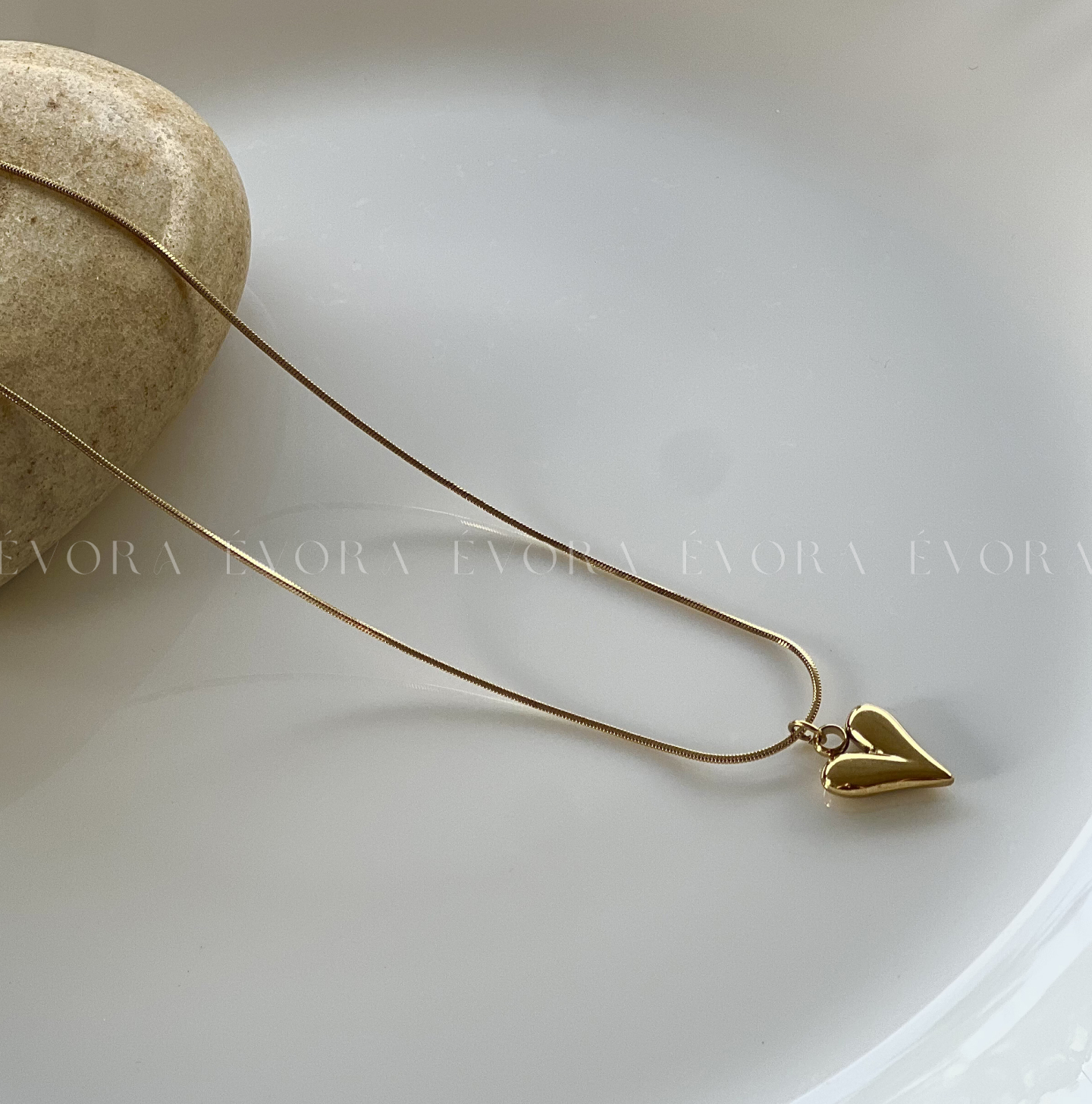 Bold Heart Pendant Cuban Link Choker – Stainless Steel