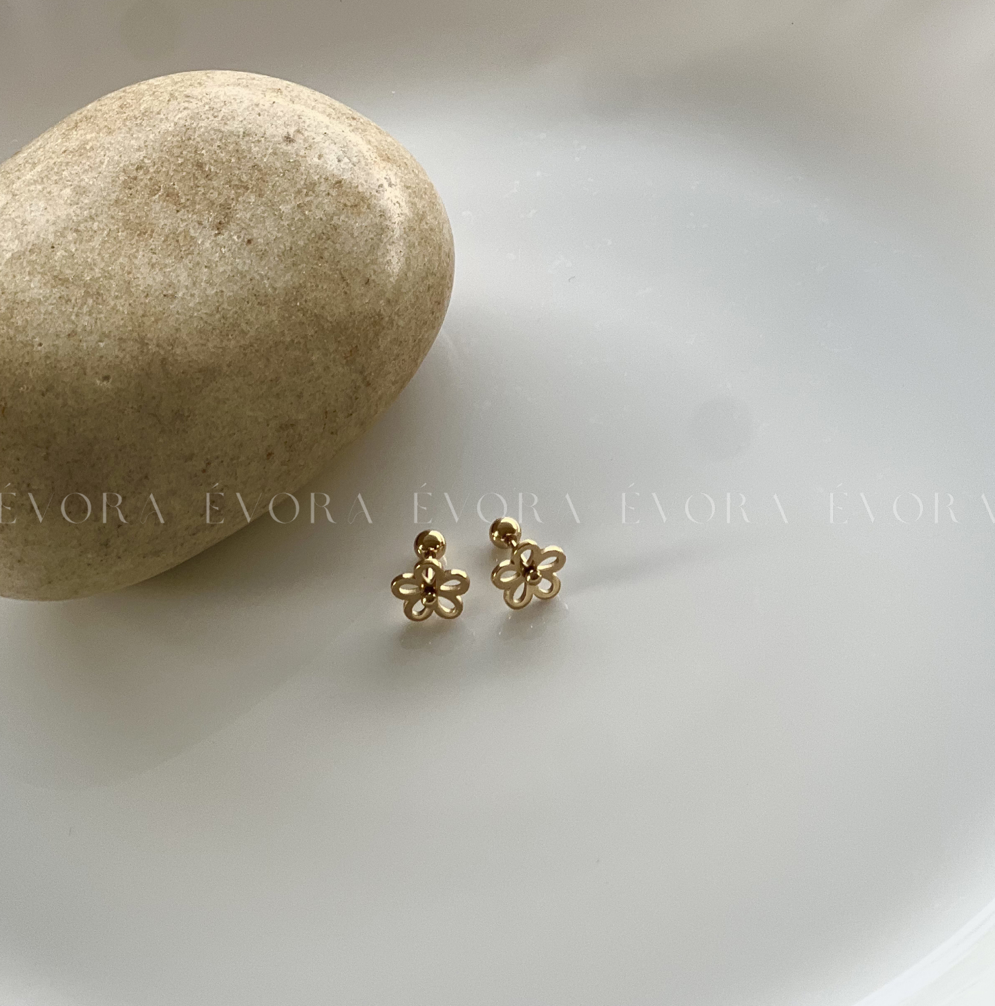 Sweet Floral Stud Earrings – 18K Gold Plated Stainless Steel