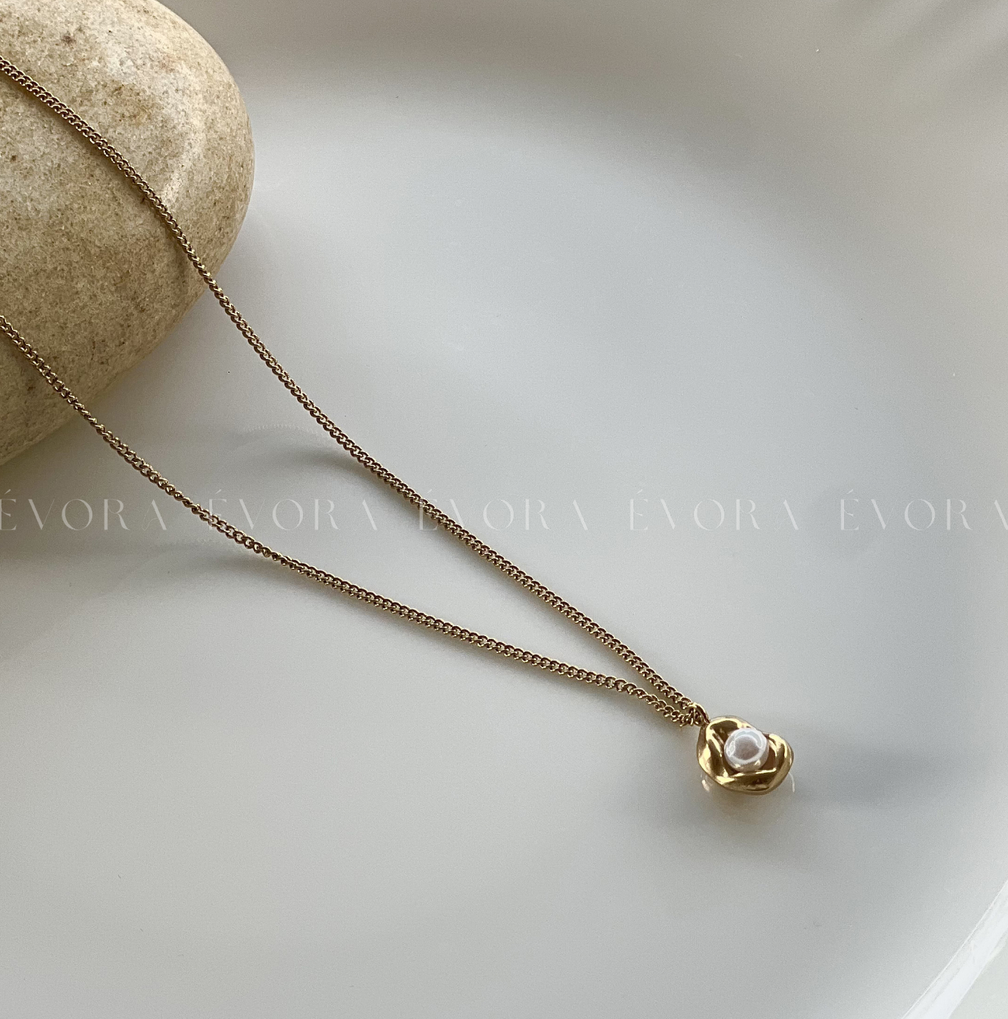 Pearls Studded Circular Stainless Steel Pendant Necklace